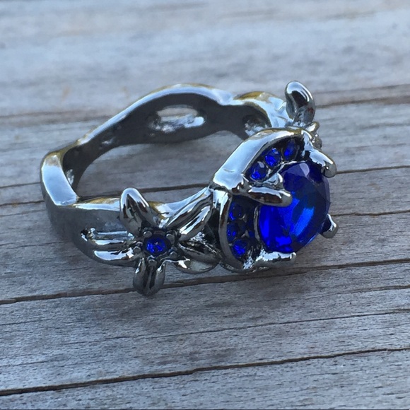 Blue Sapphire flower floral black gold fashion ring - Picture 2 of 8